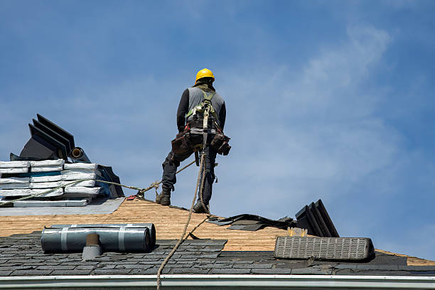 Professional Roofing technician working in Rockdale, IL